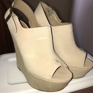 Steve Madden Beige Wedges